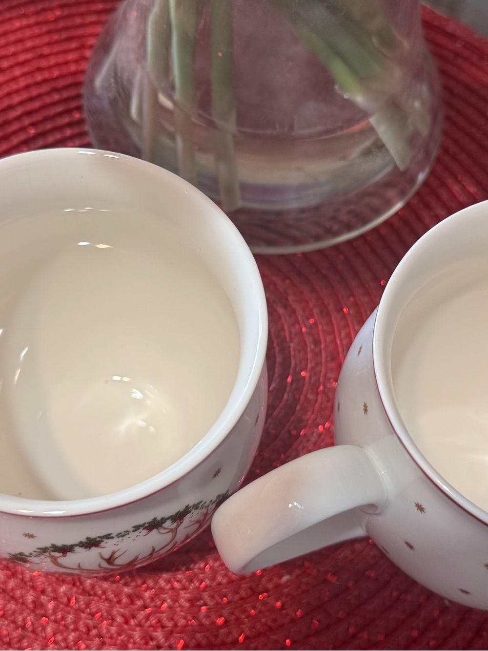 Villeroy & Boch White Ceramic Holiday Mug with Red Trim - Picture 5 of 5